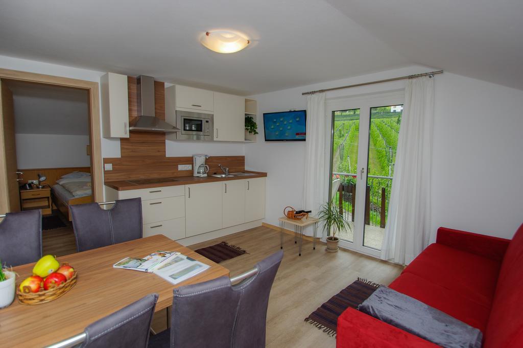 Haus Sonnegg Apartment Marlengo Bagian luar foto