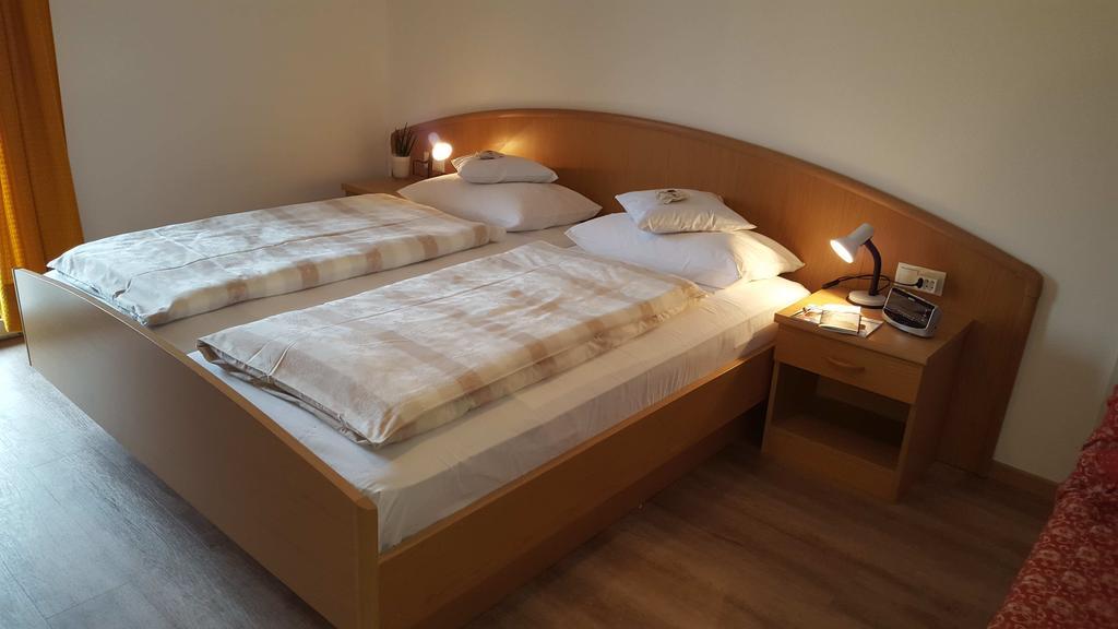 Haus Sonnegg Apartment Marlengo Bagian luar foto